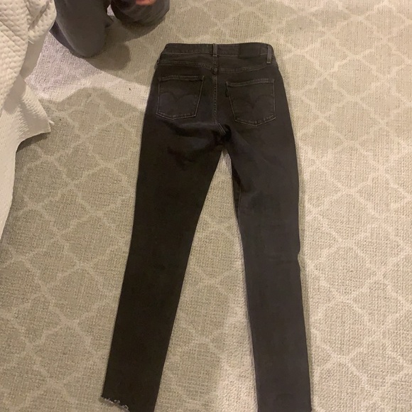 Size 25 vintage Levi washed out black jeans. - Picture 2 of 2